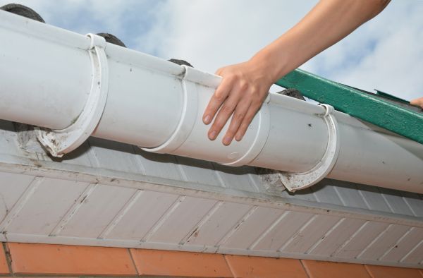 Gutter Reattachment in Mill Valley